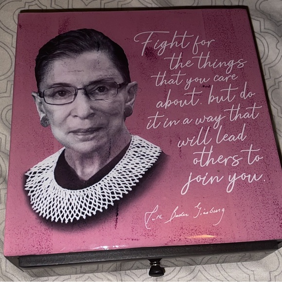 Jewelry Box/Storage - Picture 3 of 5